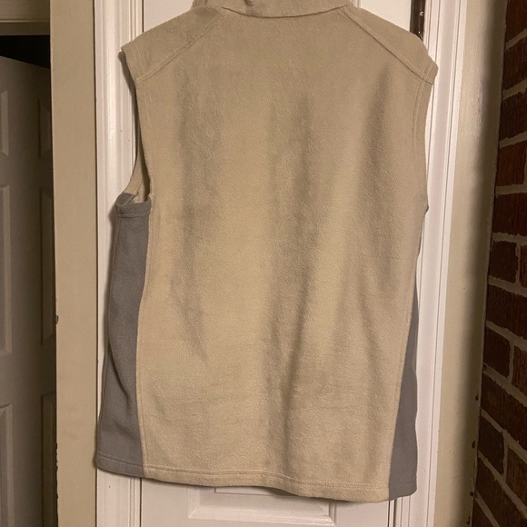 Columbia Vest - Picture 3 of 6
